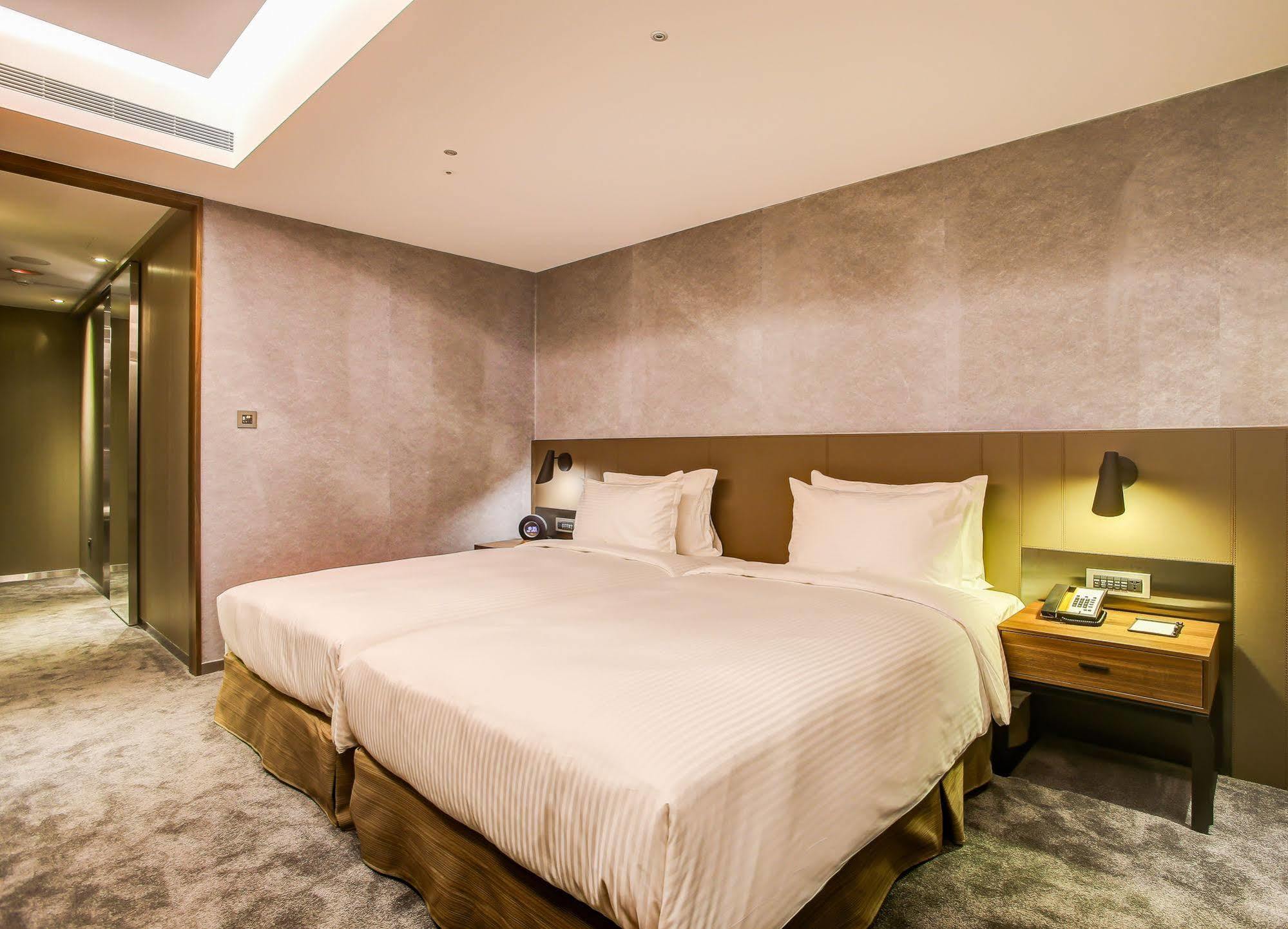 Check Inn Taipei Nanjing Zewnętrze zdjęcie